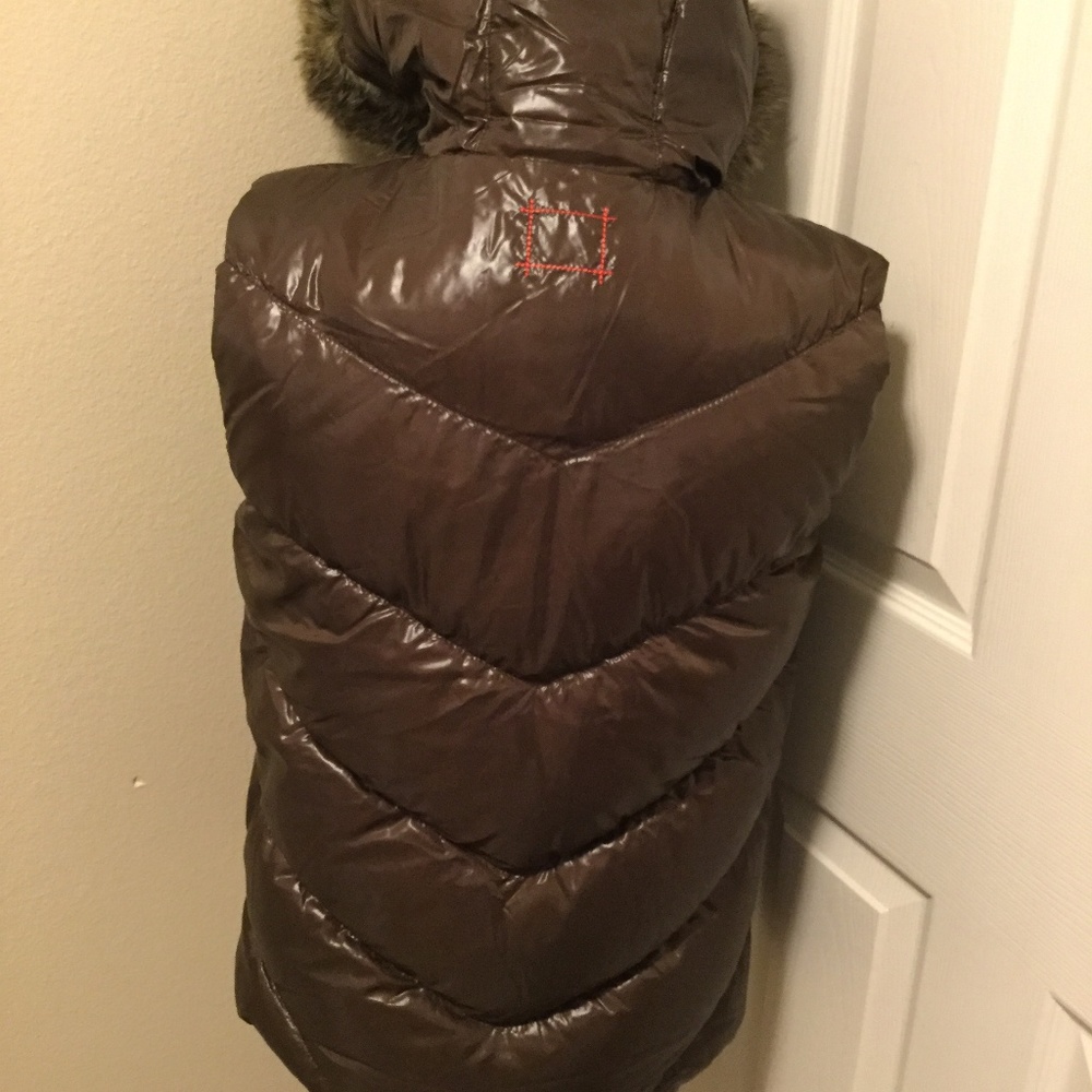 Women"s Puma Brown Zip Up Vest Jacket Size L NWT - Picture 4 of 6